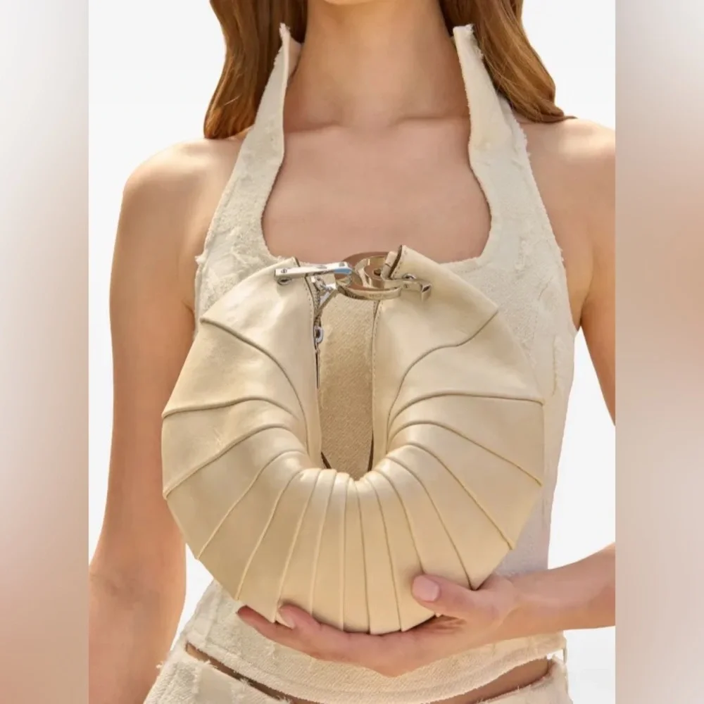 Cult Gaia ubah clutch - Picture 8 of 14